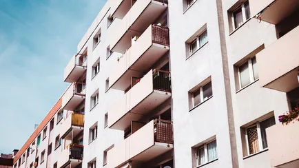 Morosi in condominio che non sono proprietari dell’appartamento